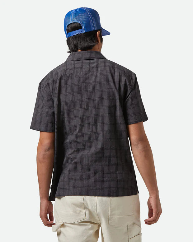Brixton Men's Cru Oxford Plaid Relaxed Short Sleeve Shirt