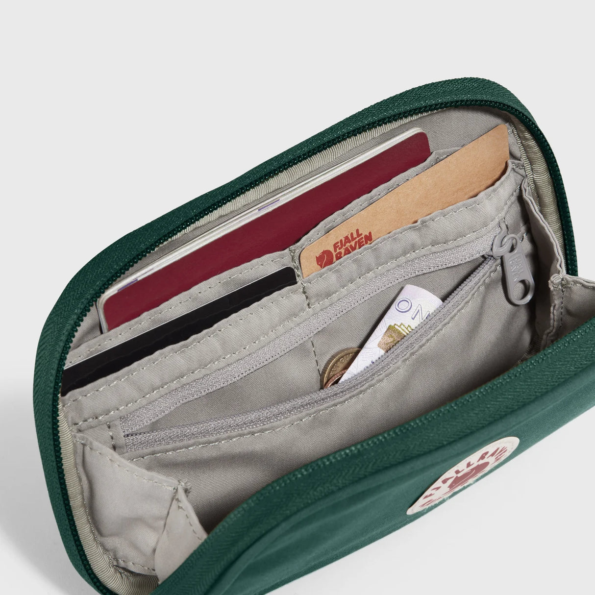 Fjallraven Kanken Travel Wallet - Arctic Green