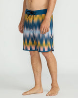 Volcom Men's Infuse Scallop Mod Boardshort