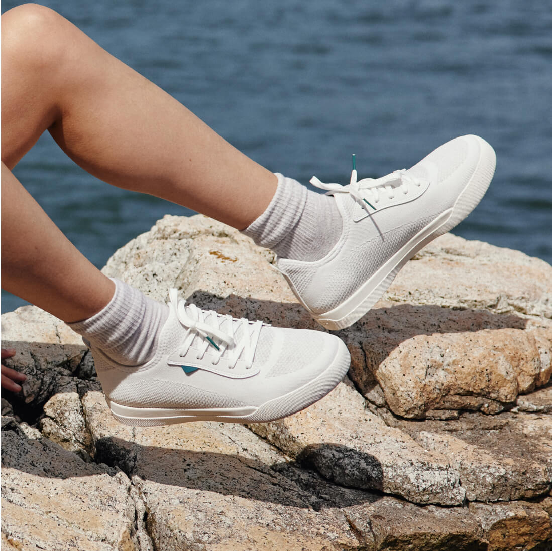 Load image into Gallery viewer, Vessi Women&amp;#39;s Weekend Sneaker - Marble White
