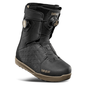 ThirtyTwo Men's Lashed Wide Double Boa snowboard boots in black with gum rubber sole
