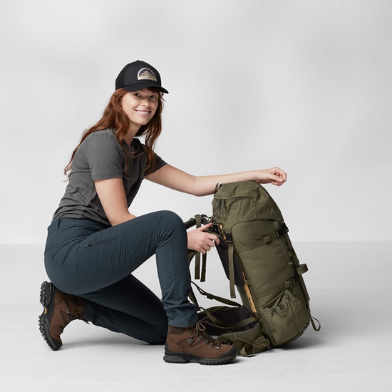 Load image into Gallery viewer, Fjallraven Abisko Trail Stretch Women&amp;#39;s Trousers - Dark Navy
