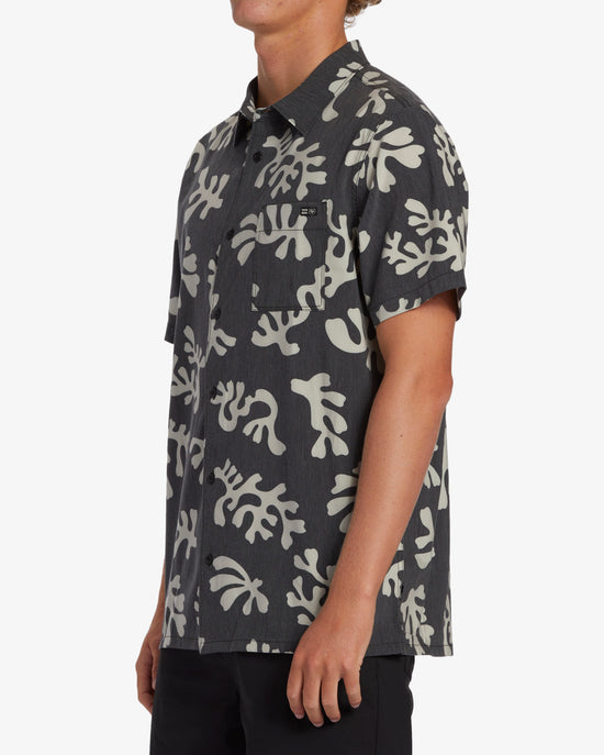 Billabong Coral Gardeners Surftrek Short Sleeve shirt - Black