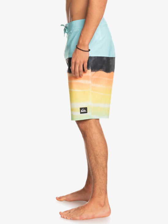 Load image into Gallery viewer, Quiksilver Surfsilk Panel 20&amp;quot; Boardshorts - Angel Blue
