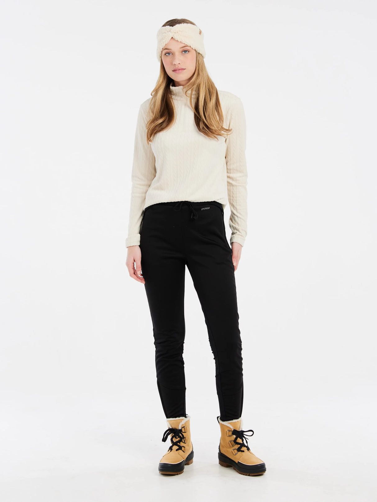 Protest Women's PRTGAIL 1/4 Zip Active Top